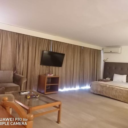 Charles Hotel Бейрут Екстериор снимка