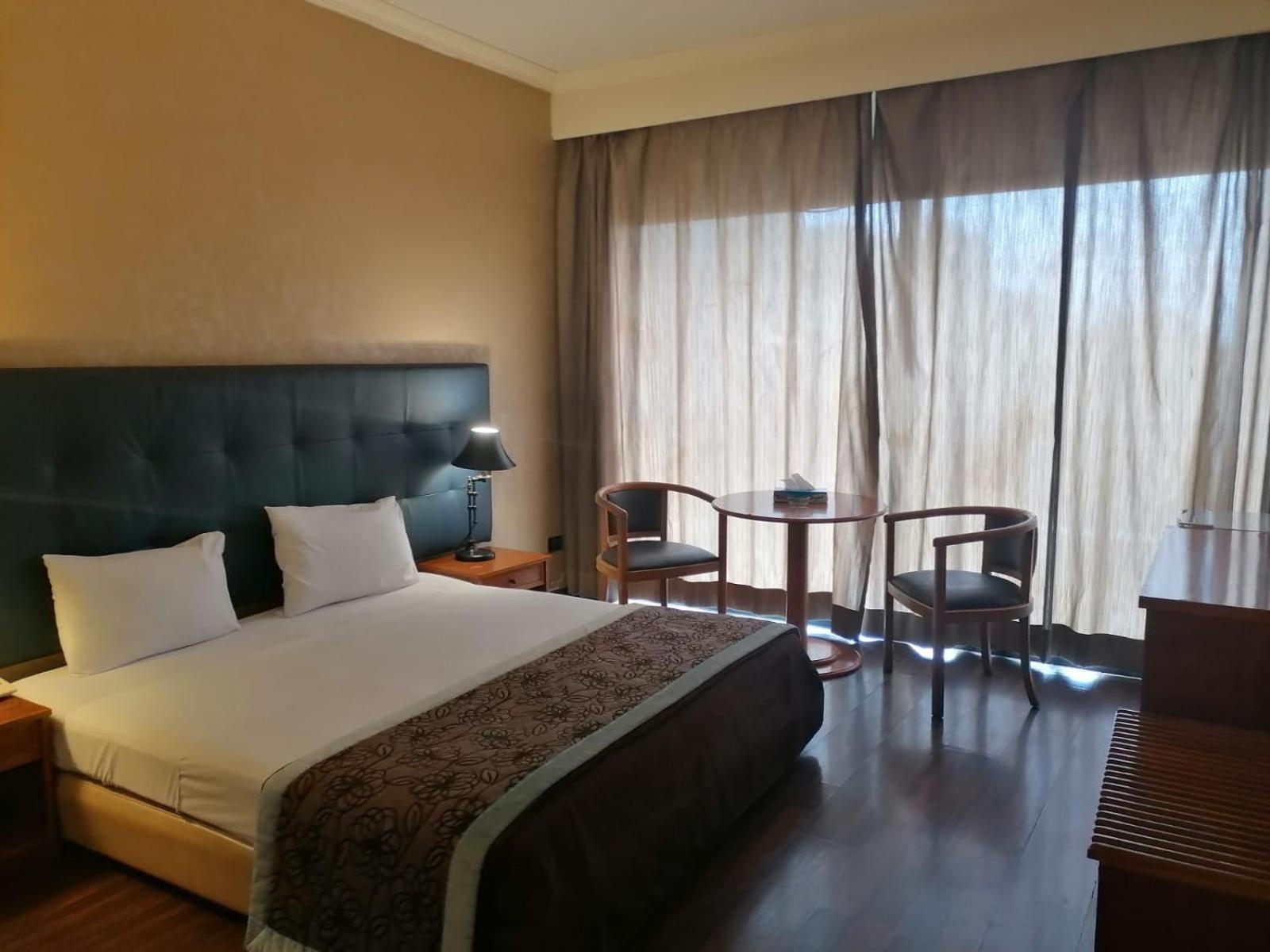 Charles Hotel Бейрут Екстериор снимка