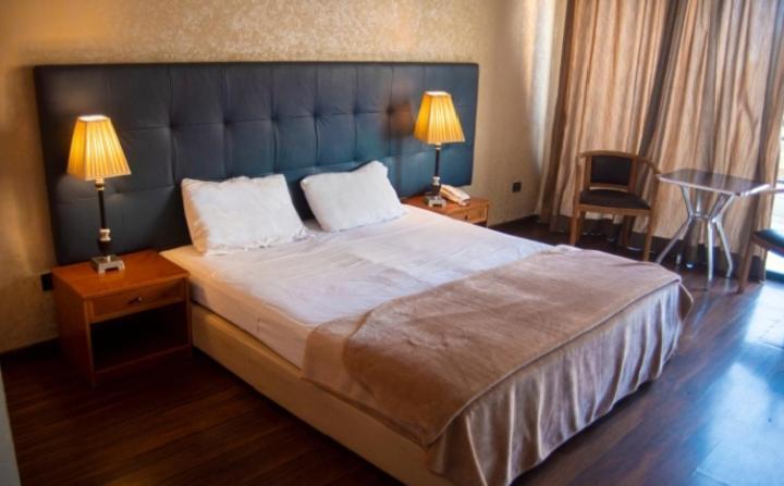 Charles Hotel Бейрут Екстериор снимка