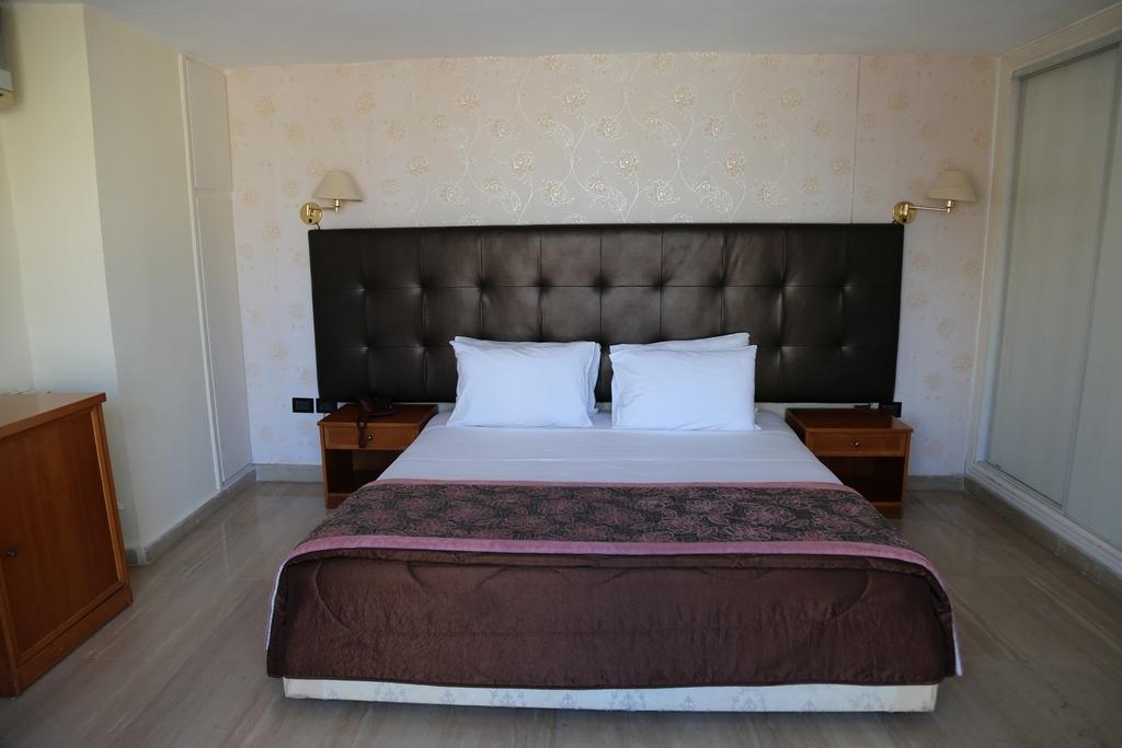 Charles Hotel Бейрут Екстериор снимка