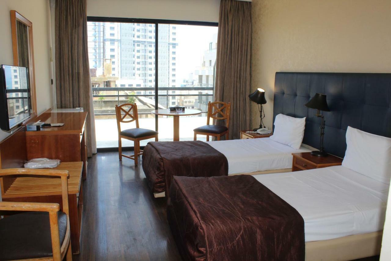 Charles Hotel Бейрут Екстериор снимка